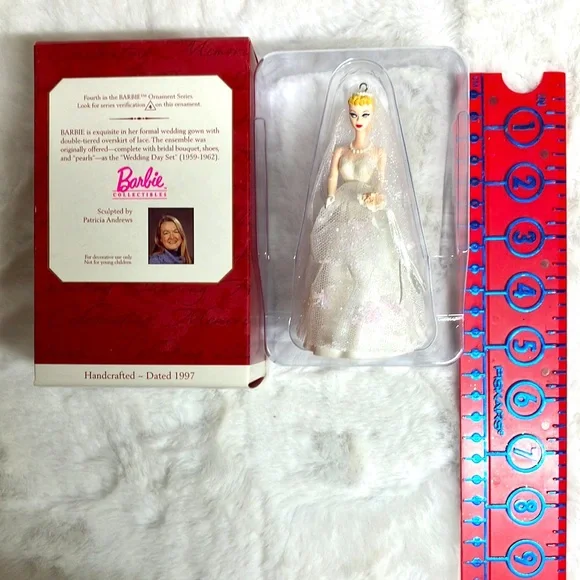 Hallmark Holiday Keepsake Ornament - Picture 2 of 5